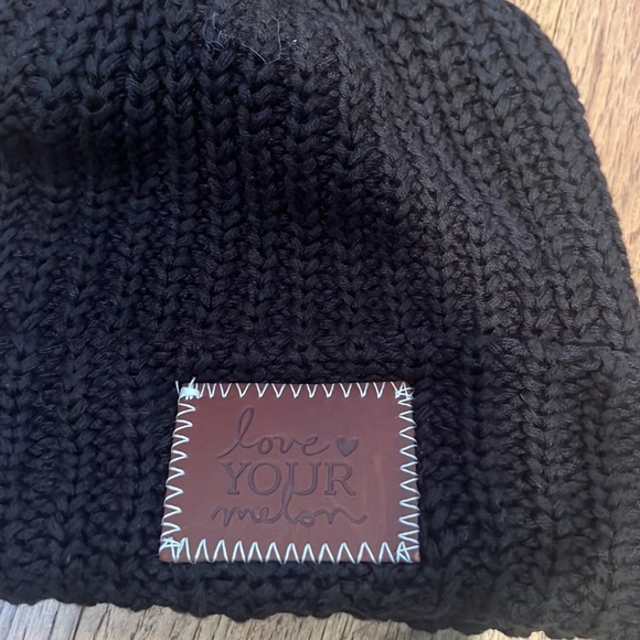 Love Your Melon Woman’s Pom Pom Beanie